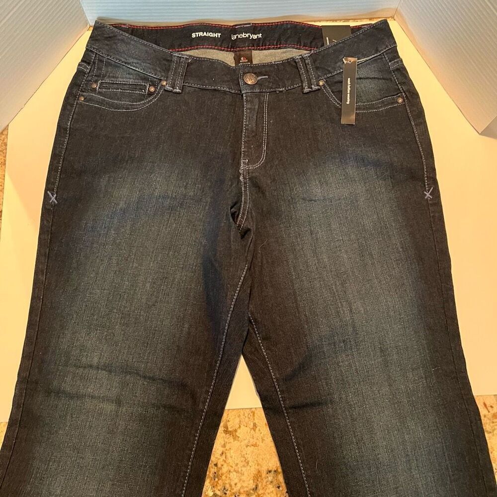 LANE BRYANT Right Fit Straight Jeans 16 Average *NWT*